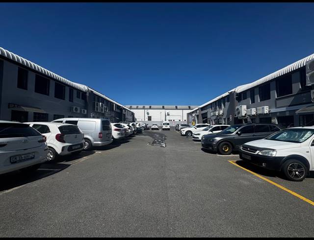 260M² WAREHOUSE TO LET IN SPRINGFIELD PARK